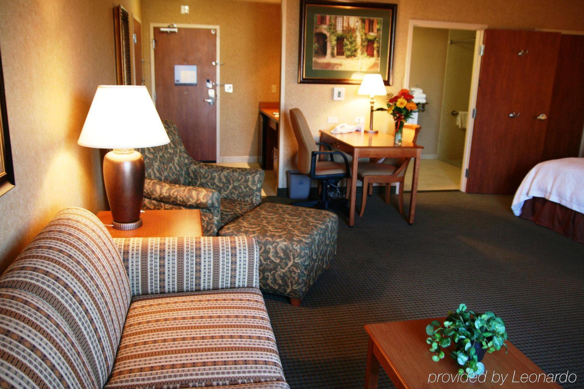 Hampton Inn & Suites Yuba City Rum bild